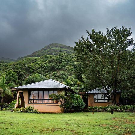 Rajlok Resorts Pune Extérieur photo