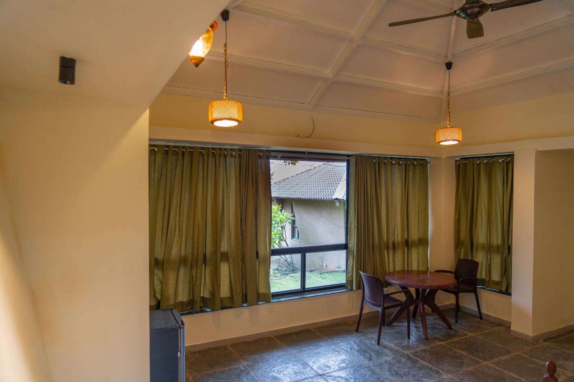 Rajlok Resorts Pune Extérieur photo