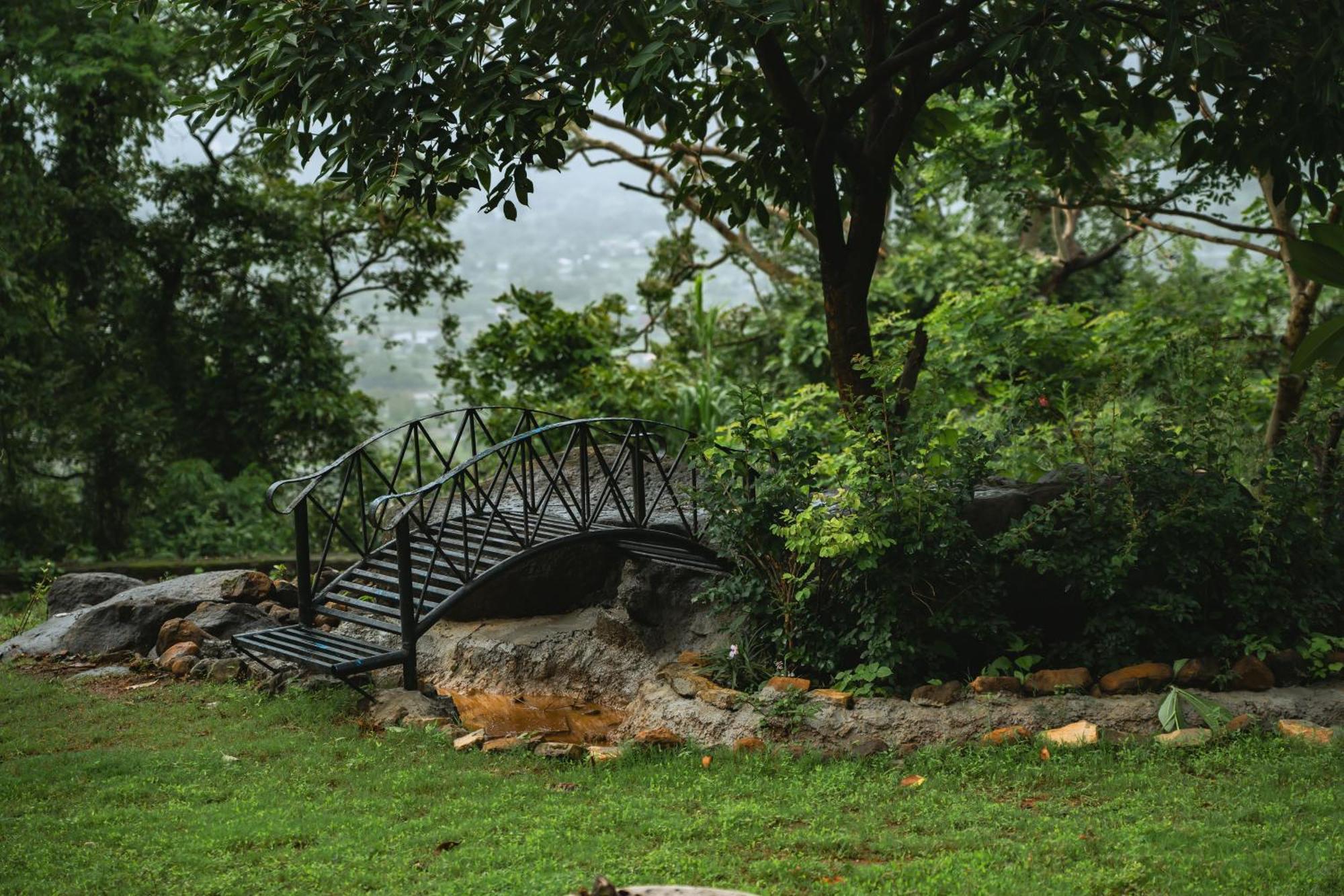 Rajlok Resorts Pune Extérieur photo